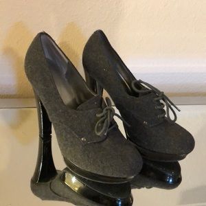 Guess high heels gray size 8